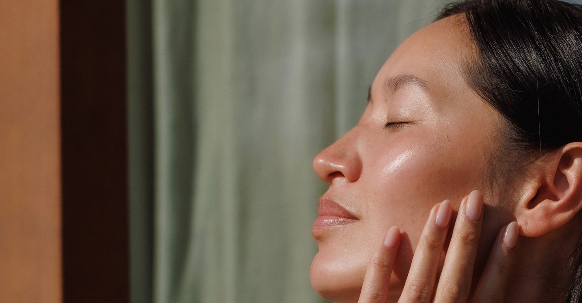 Zomer skincare routine: zo verzorg je je huid tijdens warm weer en vakantie